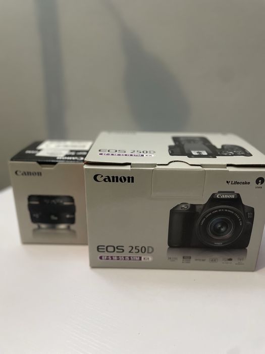 Canon eos 250d + obiectiv Ef 50mm+ accesorii