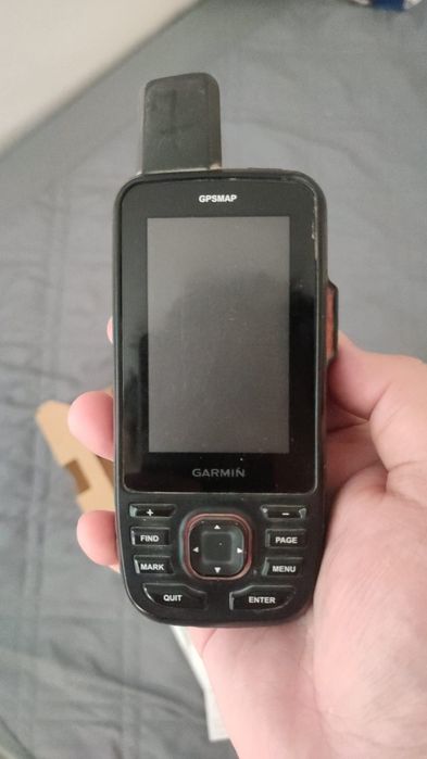 Продам gps Garmin i67