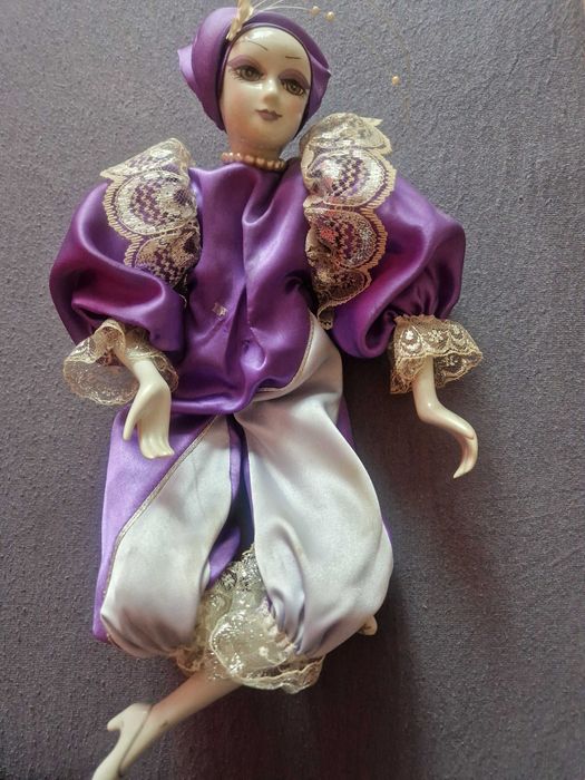 Колекционерска порцеланова кукла, Керамична кукла