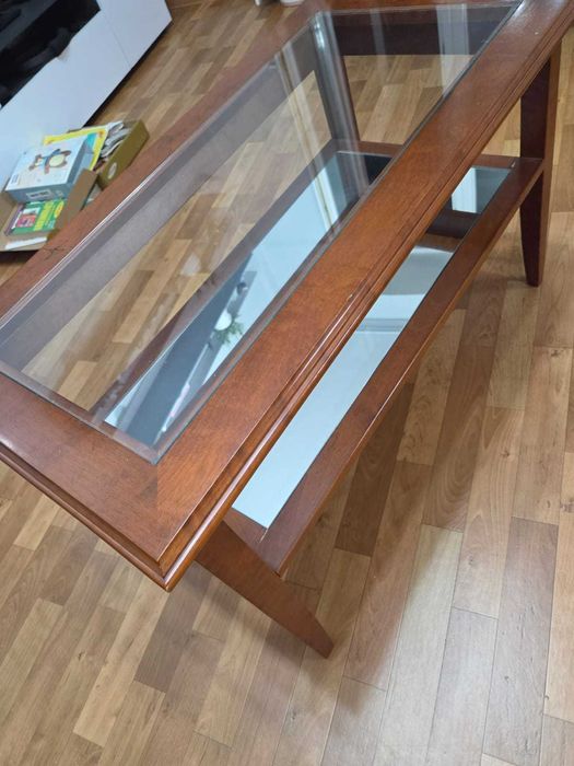 Стол кофейный для гостинной