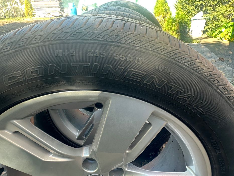 Всесезонни  Continental дот 15/23. 235 / 55 /192