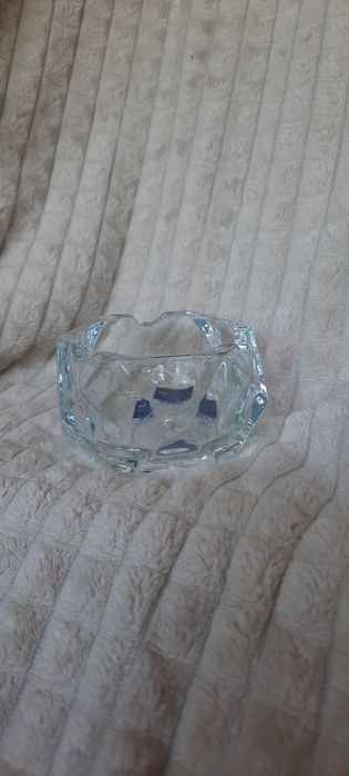 Стъклен пепелник (масивен)