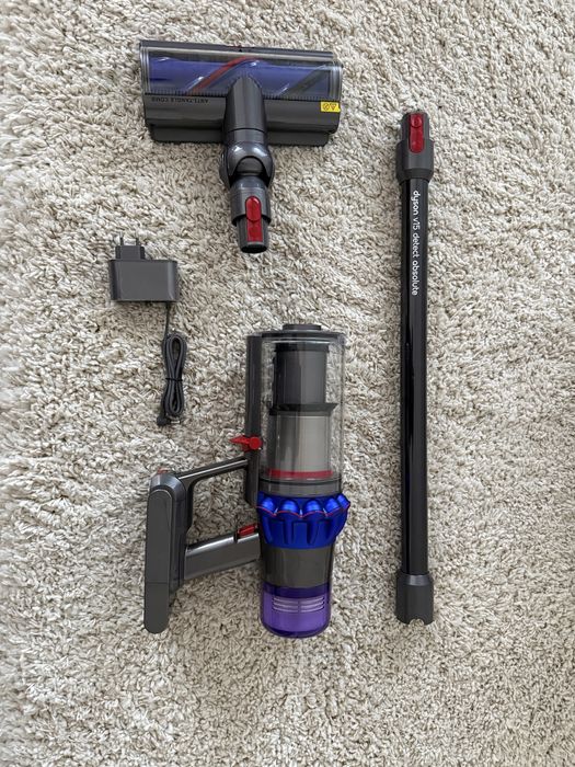 aspirator vertical fara fir  Dyson V15 Nou Nefolosit