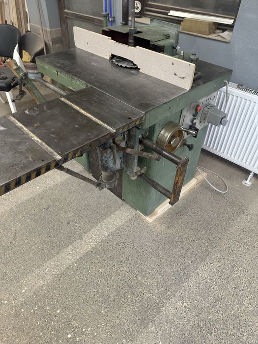 Продавам щрайхмус и фреза Родопи