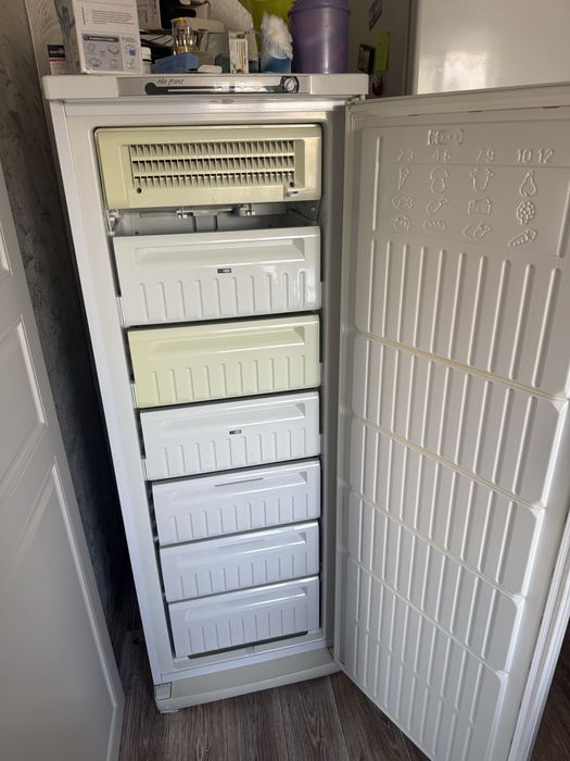 Морозильник Indesit