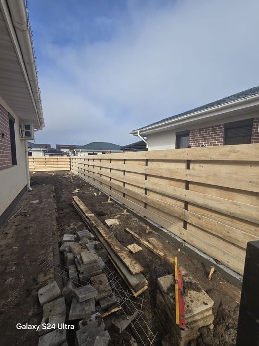 Construim garduri la comanda clientului