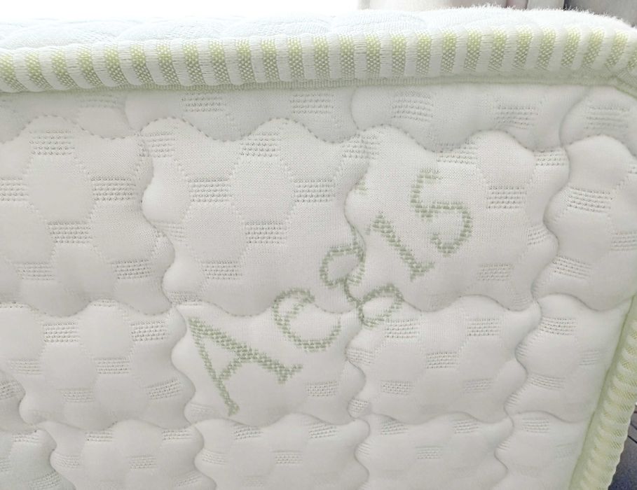 Двулицев Матрак iSpeep MEMO CARE с мемори пяна 82/190 почти нов