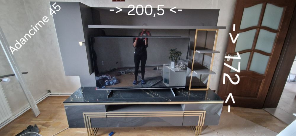 Vand mobila de living