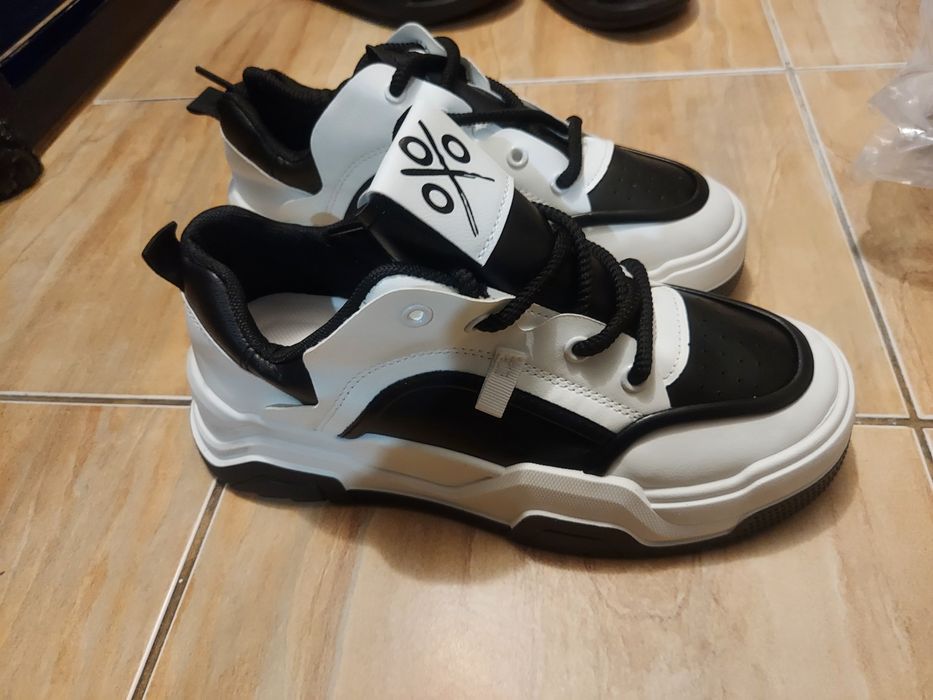 Adidași mărimea 39-40  noi