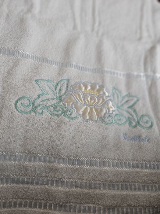 Нови комплекти с хавлии и халати за баня