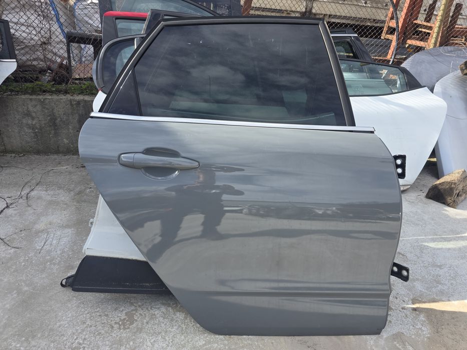 задна дясна врата  c4 2013г.