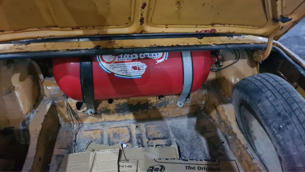 Xolati yaxshi 1981 yil mator xadovoy zur metani Dakumenti bor