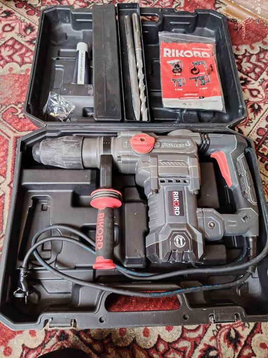 Продаётся перфоратор Rikord