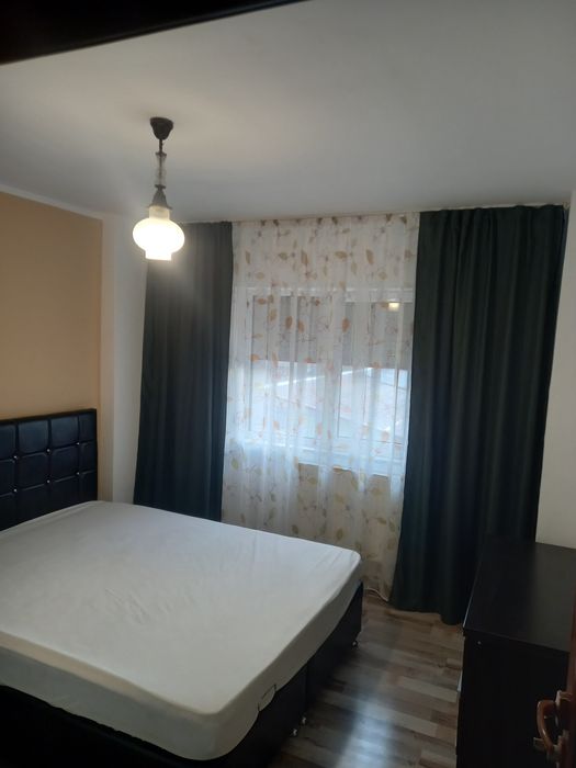 Închiriez apartament