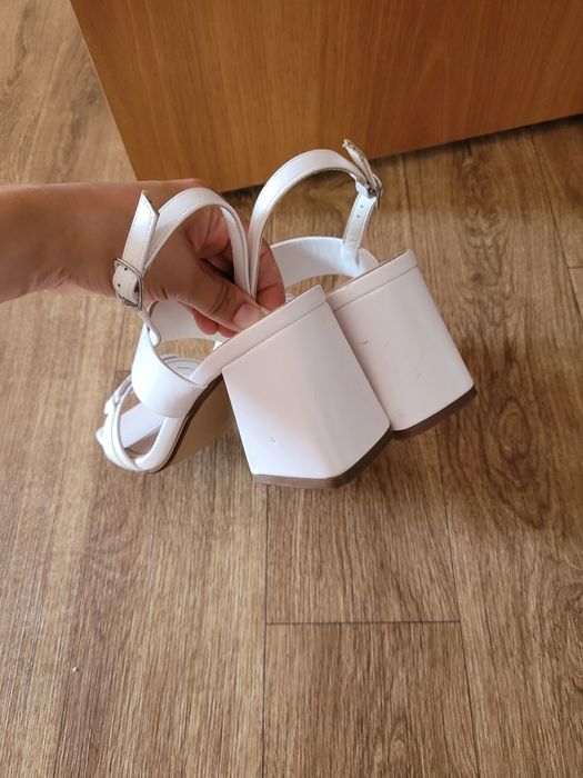 Продам босоножки 36 размер