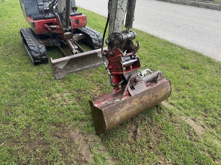 Takeuchi Tb016 excavator