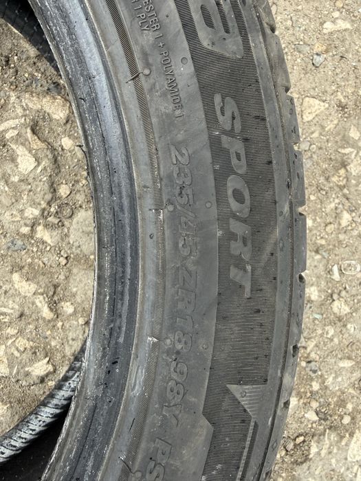 2 броя летни гуми Kumho 235/45 R18 Dot 5224 ном 507