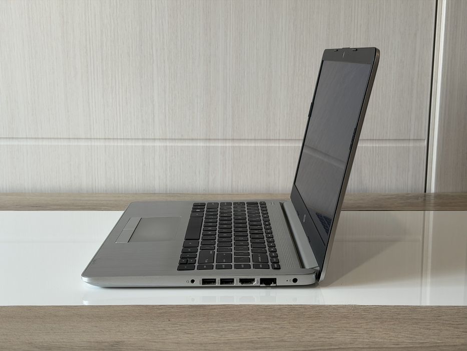 HP 14-cf2504sa, i5-10210U, 8GB RAM, 240GB