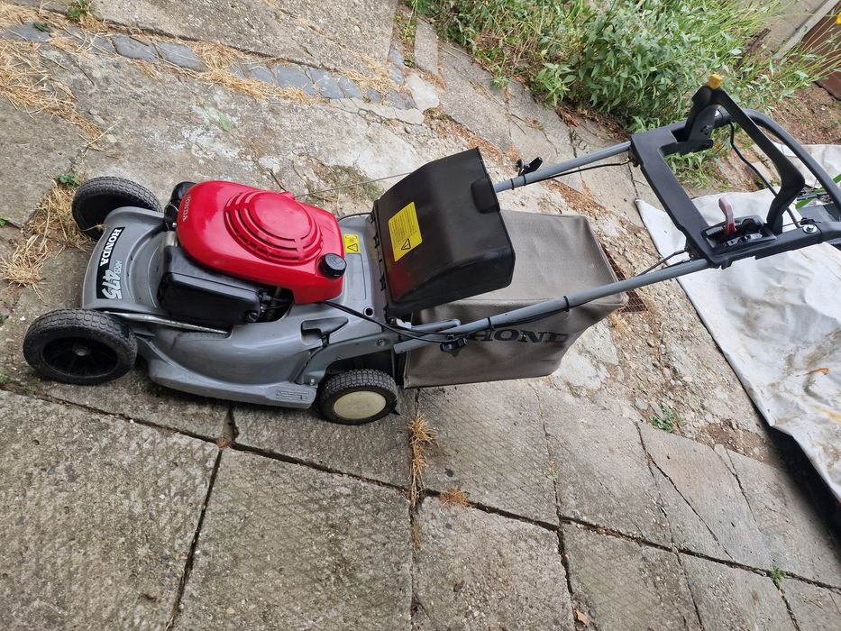 Masina de tuns iarba gazonul  Honda