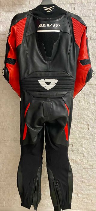 Vand Echipament Moto - Cisme, Combinezon REVIT si Manusi