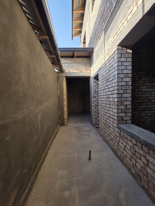 Дурмон Қ.Ф.Й. Бирлик маҳалласида коттеджлар сотилади.