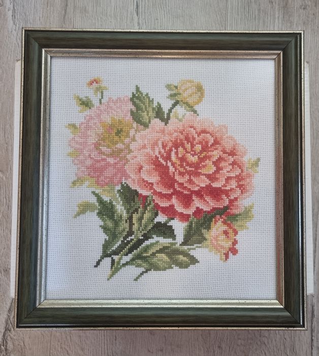 Гоблени- ръчно ушити и рамкирани