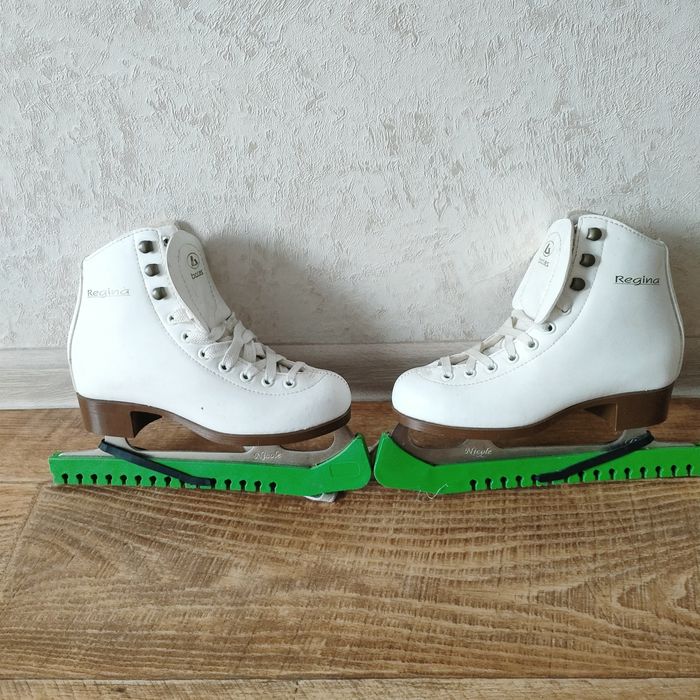 Коньки фигурные детские на 7-9 лет.