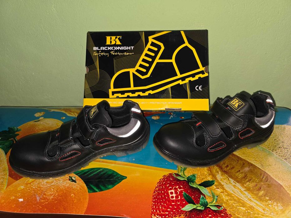 Работни обувки с метално бомбе