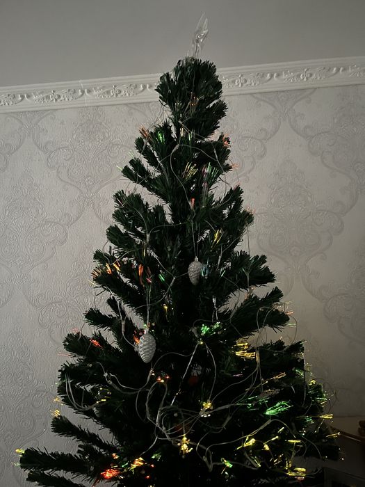 Елка искуственноя