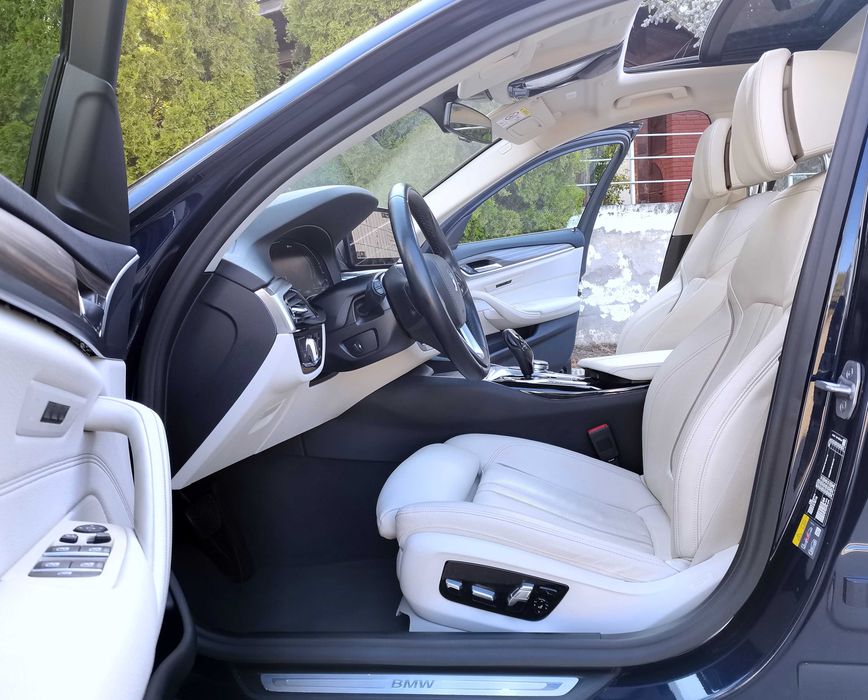 BMW Seria 5 G30 530e FACELIFT 2023 - Faruri Laser / Interior ALB Confort / Trapa