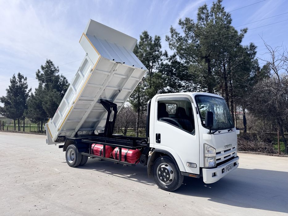 Isuzu Samasval 2011