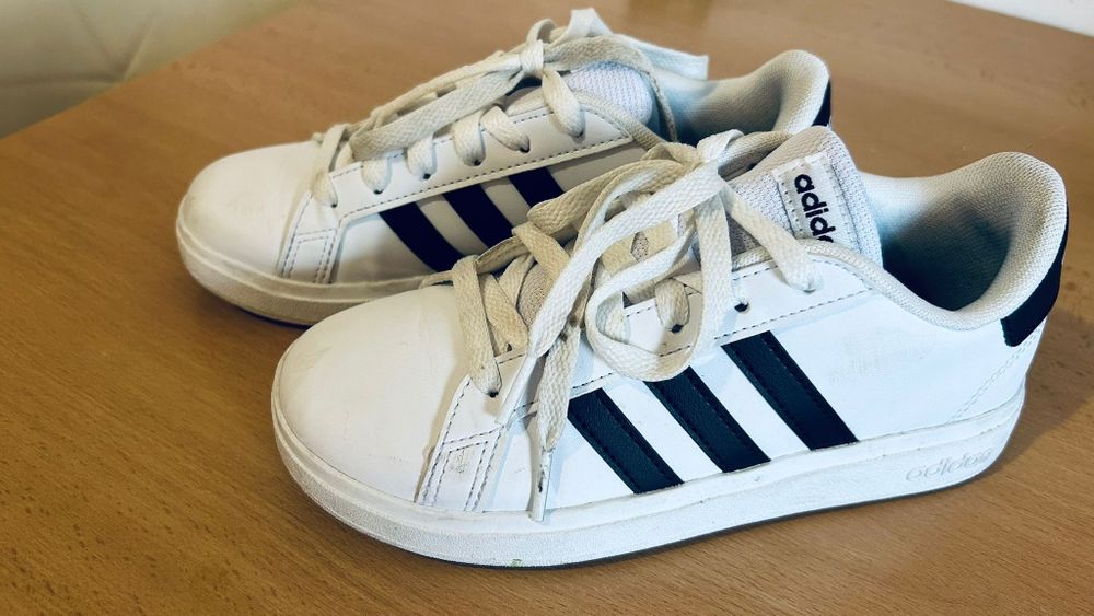 Adidași Adidas nr.34 în stare foarte buna