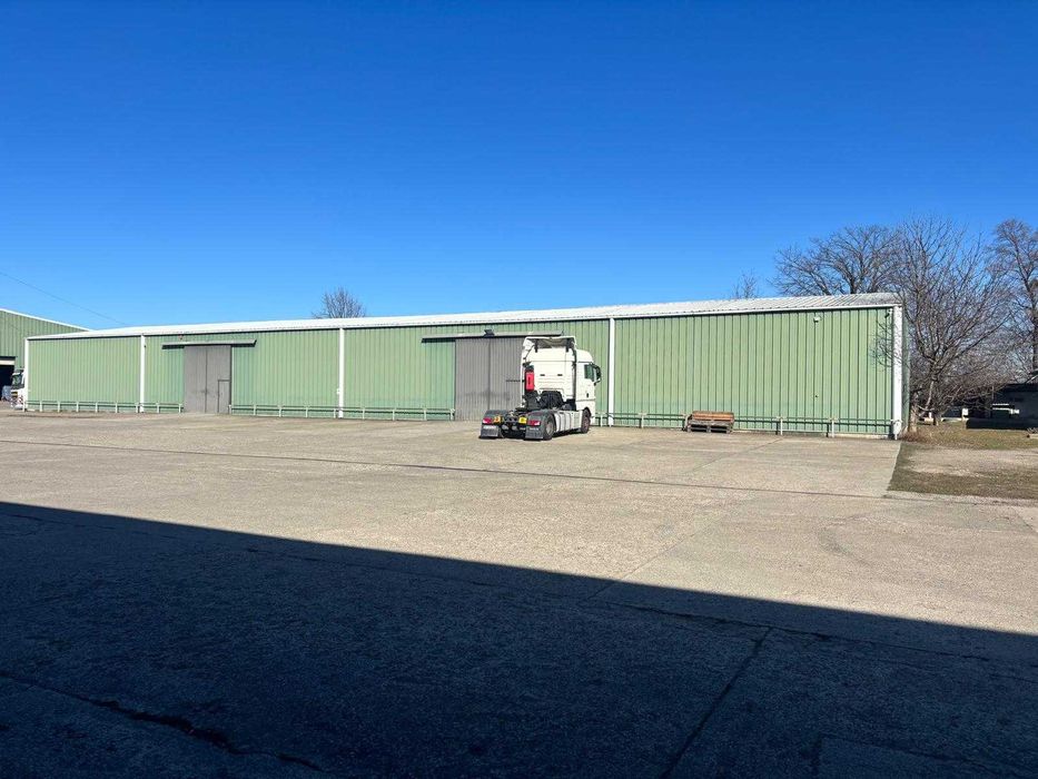 Spatiu de inchiriere/vanzare depozitare - Roman