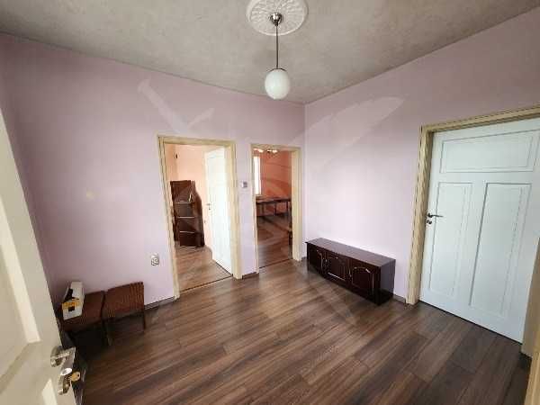 Дава се под наем Къща в с. Скутаре, Област Пловдив - 90 кв.м за 1000 € - Снимка #2