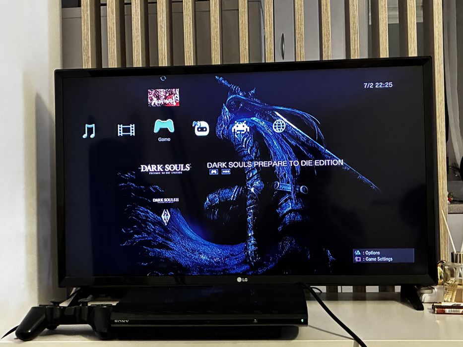 Play Station 3 SuperSlim 500GB Curatat si Modat + 2 controllere