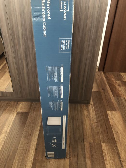 Шкаф с огледало за баня