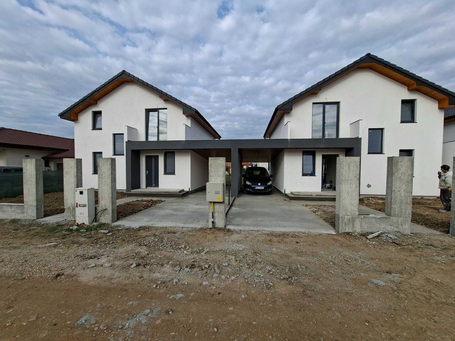 Casă nouă P+M în Mărtinești –cu 3 camere+living, parcare acoperita și teren 450mp