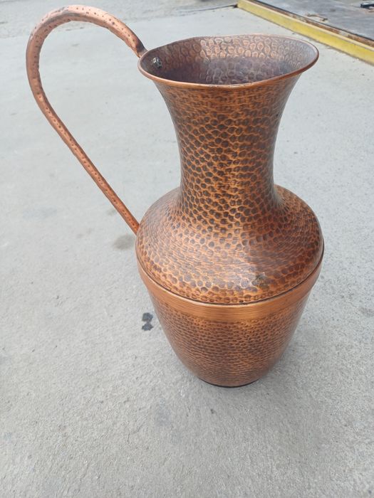 Ваза медна кована