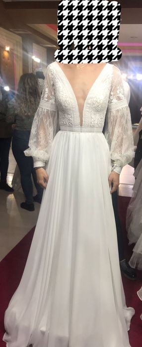 Rochie mireasa moderna