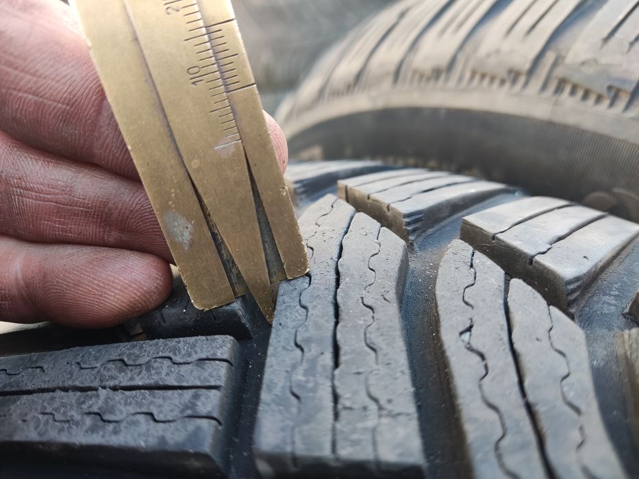 205/55/16 Michelin Alpine