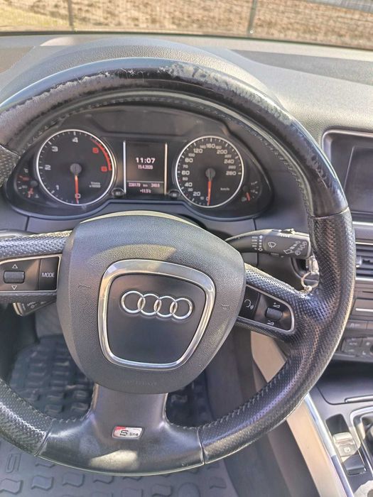 Audi Q5 an 2011 motor 2.0 170 c.p. manual înmatriculată România