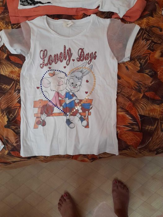 Продавам дамски тенески