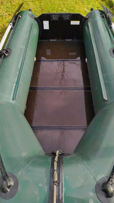 Vând barcă gonflabilă Kolibri KM 280 cu podină full tego