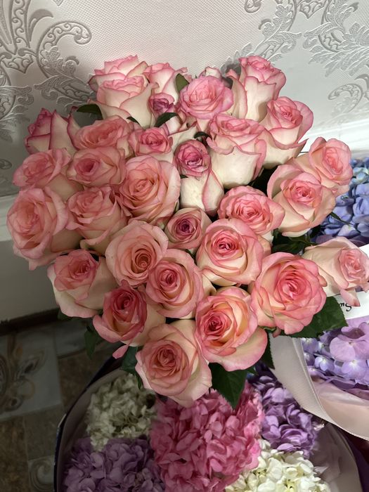 Цветы розывый роза 31 шт