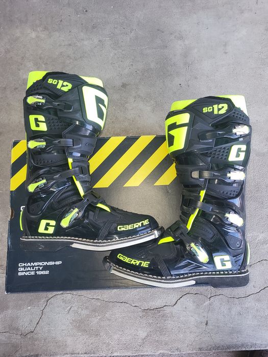 Vând echipament Enduro nou