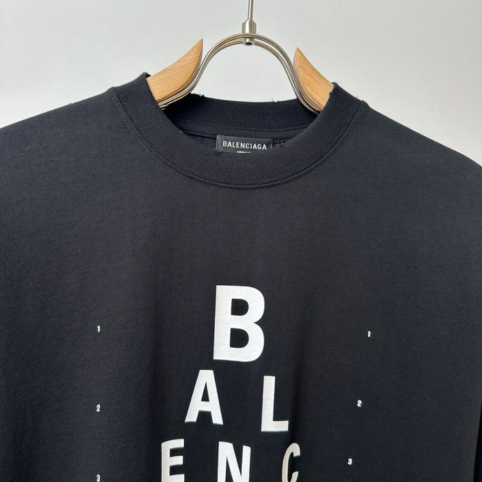 Мъжка тениска Balenciaga модел 2026