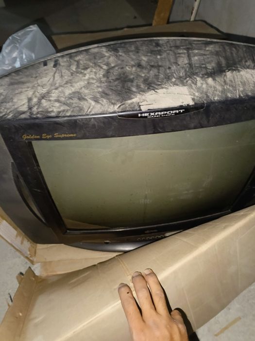 Телевизор рабочий.в отличном состояние .лг. Цена 80000