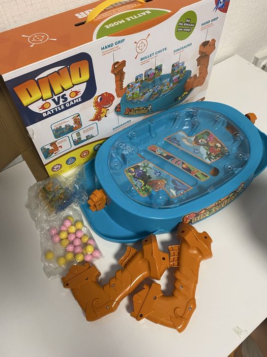 Битка Динозаври, събори мишените, топчета, игра за двама