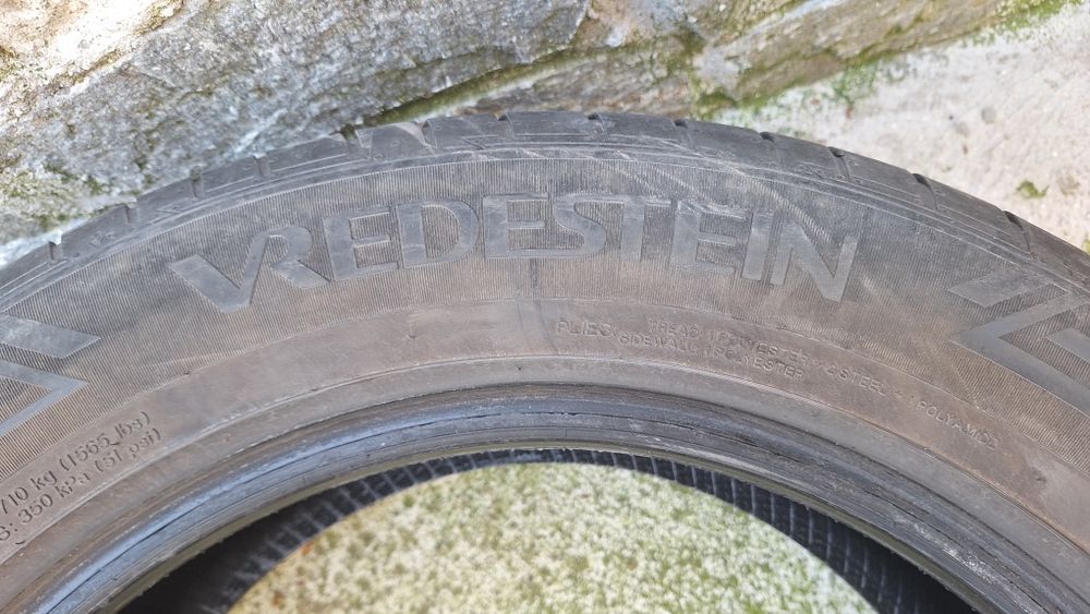 Гуми 215/60/17 Vredestein летни с борд