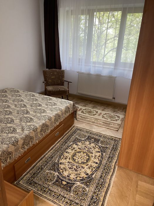inchiriez apartament 3 camere Piata Unirii - bloc Gulliver